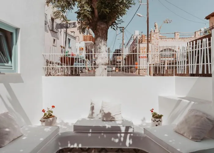 別荘 Lilika's Bliss With Jacuzzi By Estia *