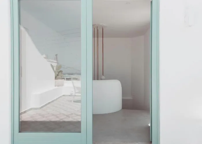 Lilika's Bliss With Jacuzzi By Estia