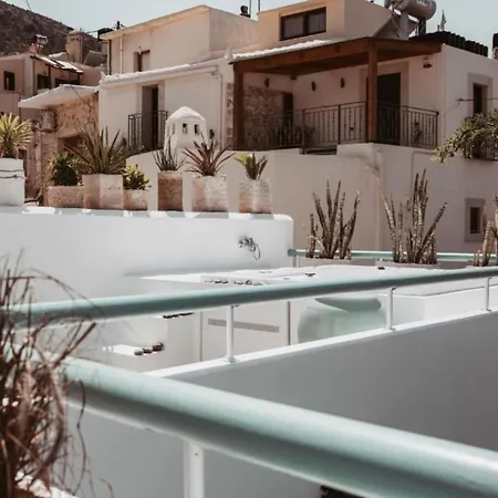 Lilika's Bliss With Jacuzzi By Estia *