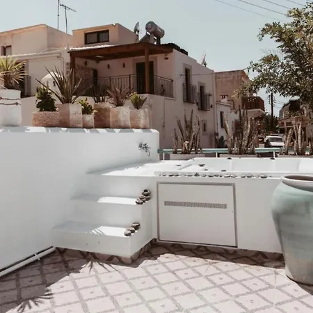 Lilika's Bliss With Jacuzzi By Estia הרסוניסוס