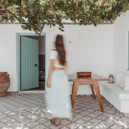 Lilika's Bliss With Jacuzzi By Estia *