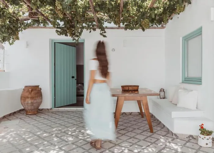 Lilika's Bliss With Jacuzzi By Estia *